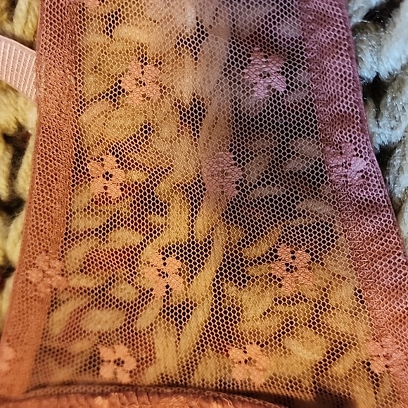 Victoria Secret demi front clasping razor back 32 DDD bra. - Picture 7 of 8